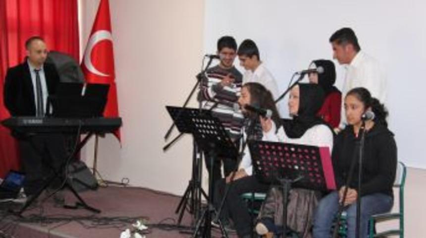 Engelsiz Koro &Uuml;niversite &Ouml;ğrencilerine Konser Verdi