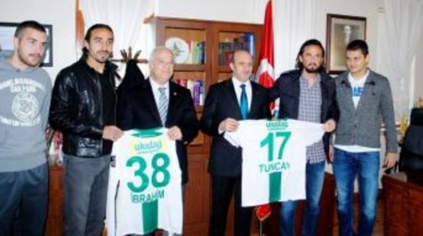 Bursasporlu Futbolcular Mudanyalı &Ouml;ğrencilerle Buluştu