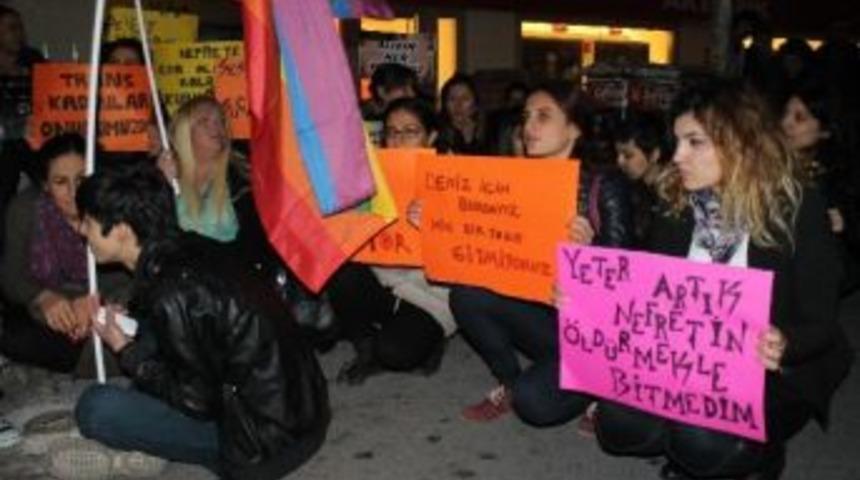 Lgbt &Uuml;yeleri Arkadaşlarının Şiddete Uğramasına Tepki G&ouml;sterdi