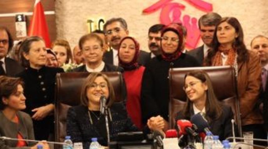 Aile Ve Sosyal Politikalar Bakanlığı&rsquo;nda Devir Teslim T&ouml;reni