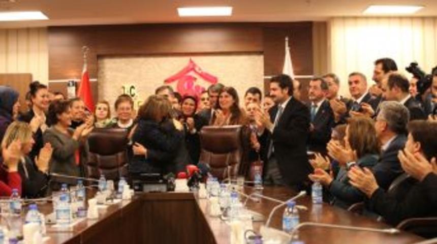 Fatma Şahin, Devir Teslim T&ouml;reninde G&ouml;zyaşlarına Hakim Olamadı