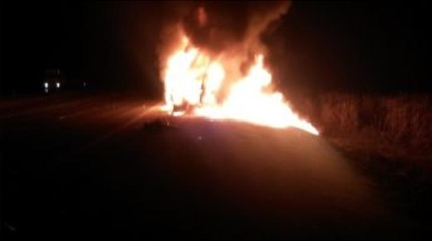 Cizrede Seyir Halindeki Minib&uuml;s Yandı 6 Yolcu Canını Zor Kurtardı