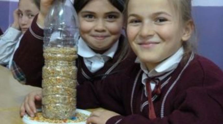 G&uuml;m&uuml;şhane&rsquo;de Minik Eller Kuşlar İ&ccedil;in 40 Yemlik Yaptı