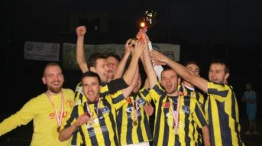 Turnuvanın Şampiyonu Kosovalı Öğrenciler