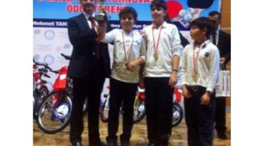 &Ouml;zel Sanko Okullarının Masa Tenisi Başarısı