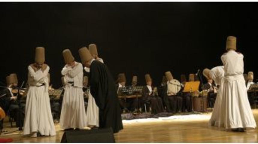 &Uuml;niversitede Ferahfez&acirc; Mevlev&icirc; &Acirc;y&icirc;n-i Şer&icirc;f-i Ve Sema G&ouml;sterisi Yapıldı