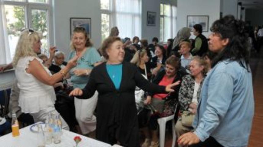 Emekliler İkinci Bahar&rsquo;da Sosyalleşiyor