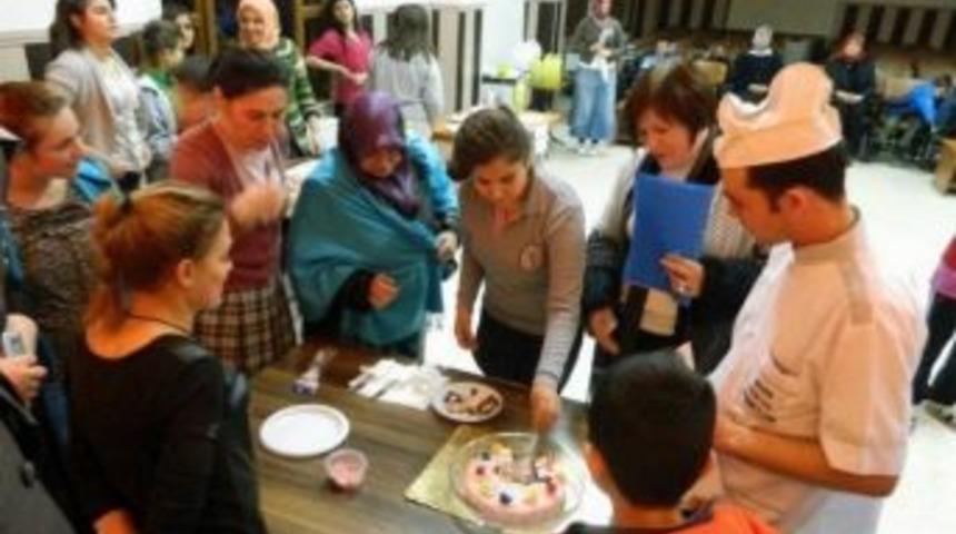 Sevgi Evlerinde Pasta Yarışması