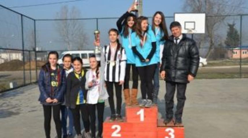 Düzce’de Atatürk Koşusuna 200 Sporcu Katıldı