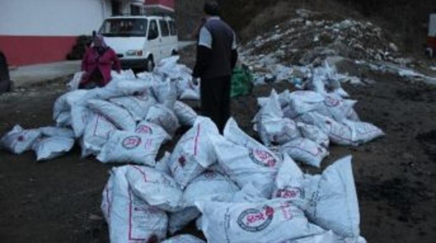 G&ouml;rele&rsquo;de İhtiya&ccedil; Sahiplerine K&ouml;m&uuml;r Dağıtımına Başlandı