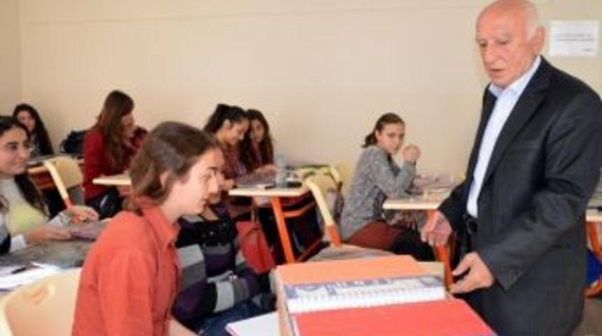 Aliağa Belediyesi&rsquo;nden &Ouml;ğrencilere Fırsat Eşitliği