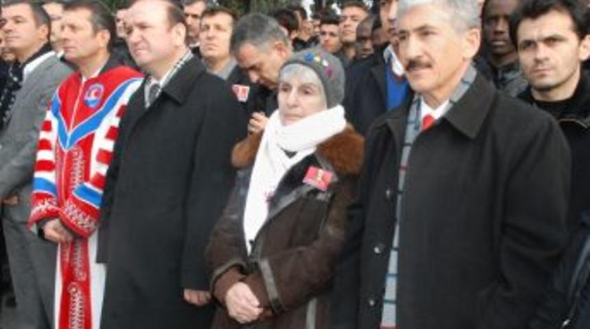 Mehmet Akif Ersoy, Kabri Başında Anıldı