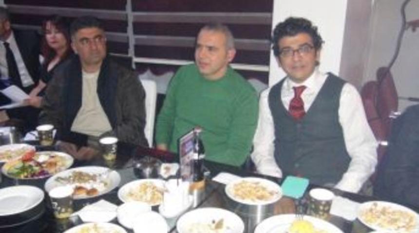 Sağlık &Ccedil;alışanlarından Dayanışma Gecesi