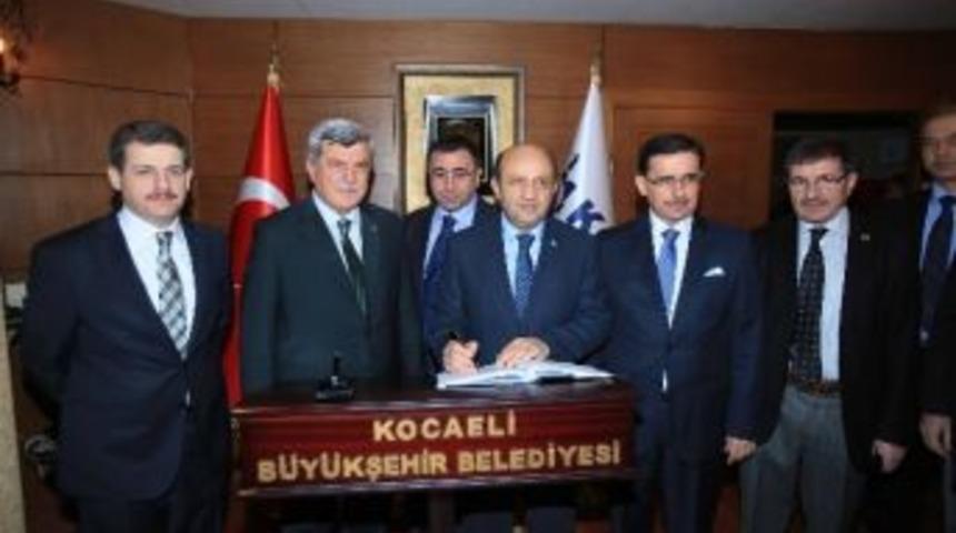 Bakan Fikri Işık Kocaeli B&uuml;y&uuml;kşehir Belediyesini Ziyaret Etti