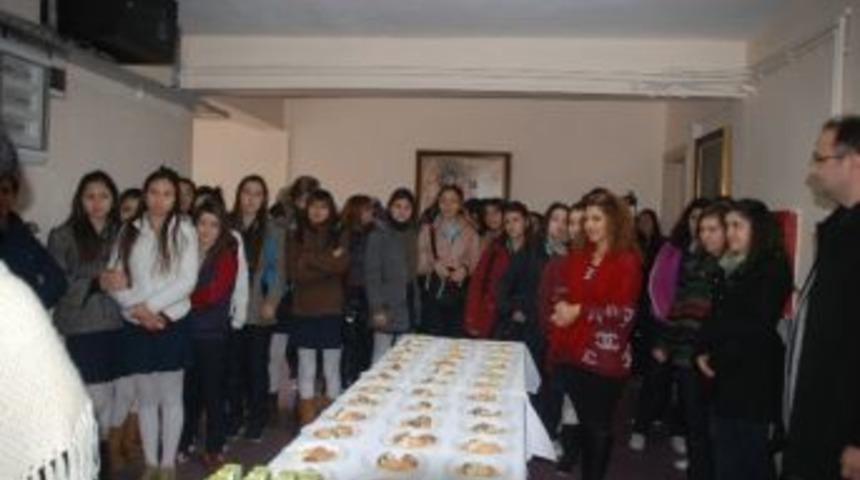 Kız Meslek Lisesi &Ouml;ğrencileri Radyo Karaelmas&rsquo;ı Ziyaret Etti