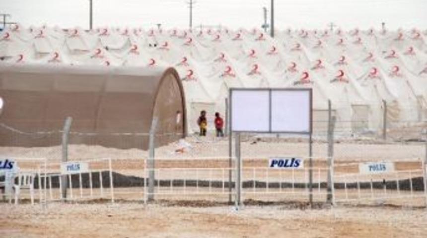 Suriyeli M&uuml;lteciler T&uuml;rkiye&rsquo;ye Gelmeye Devam Ediyor