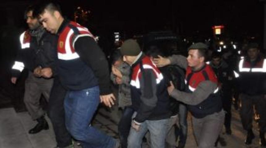 &Ccedil;ocukları Kullanan Uyuşturucu &Ccedil;etesi Tutuklandı