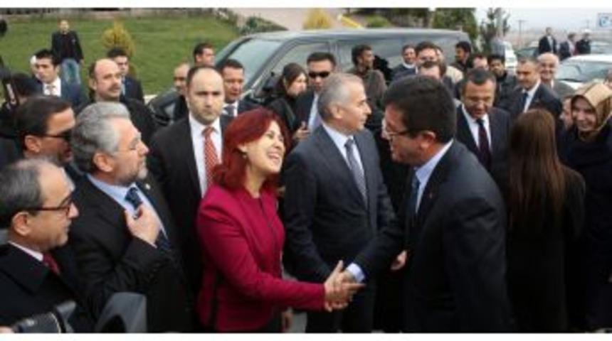 Ekonomi Bakanı Zeybekci: Allah&rsquo;ın Sevdiği Kullardan Biriymişiz