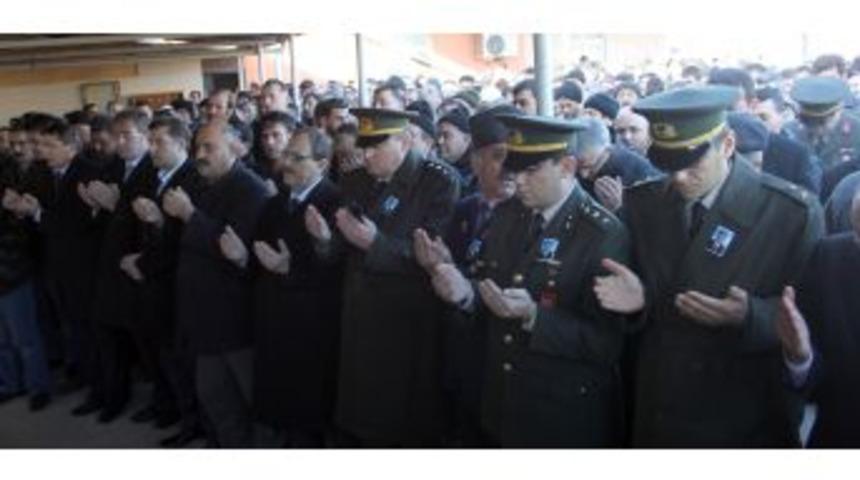 Kıbrıs Gazisi Askeri T&ouml;renle Son Yolculuğuna Uğurlandı