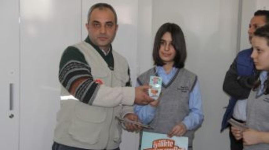 &Ouml;ğrencilerden Yetimlere B&uuml;y&uuml;k Destek