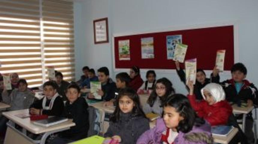 Yerk&ouml;y'de &Ouml;ğrencilere Yardımcı Kaynak Kitap Dağıtıldı