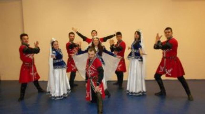 Kafkas Halk Oyunları Ekibi &Ccedil;alışmalara Başladı