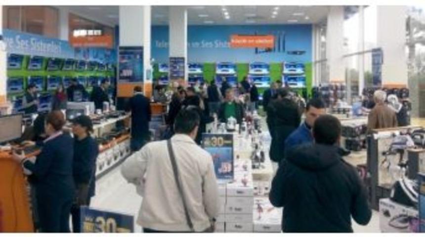 Vatan Bilgisayar 100 Mağazaya Ulaştı