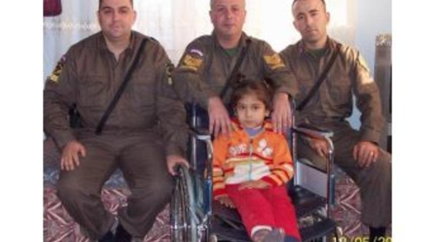 Jandarma Beyza&rsquo;yı Sevindirdi