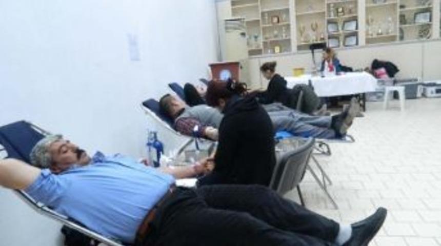 &Ccedil;an Eml Ve &Ccedil;li&rsquo;den 58 &Uuml;nite Kan Bağışı