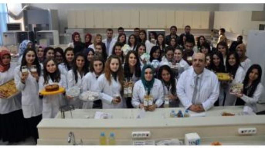 Akü’de Alışılmışın Dışında Tatlılar Üretildi