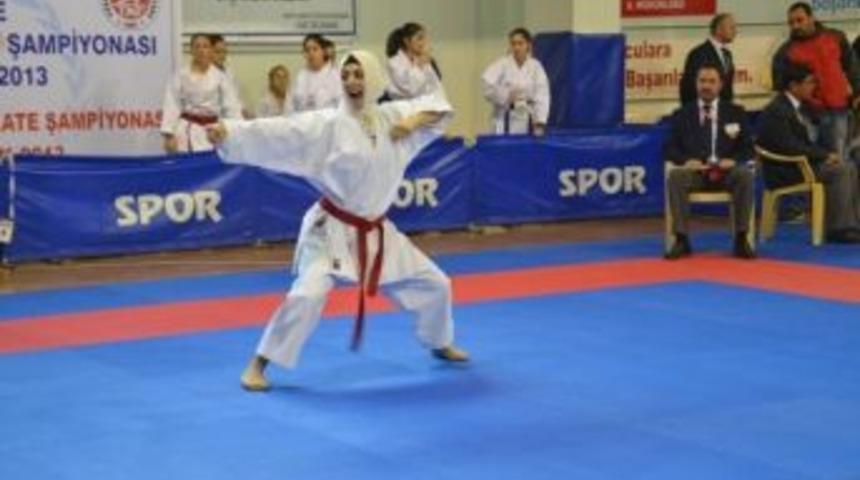 547 Karateci D&uuml;zce&rsquo;de