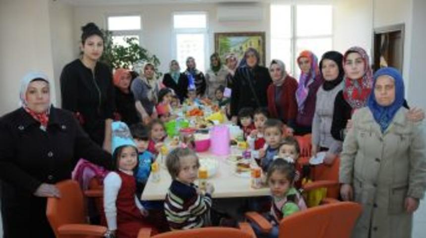 Nezaket &Ccedil;ocuklarından Yerli Malı Etkinliği