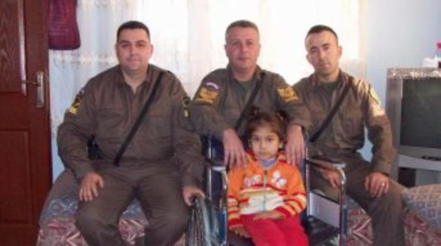 Jandarma, Engelli Kızı Sevindirdi