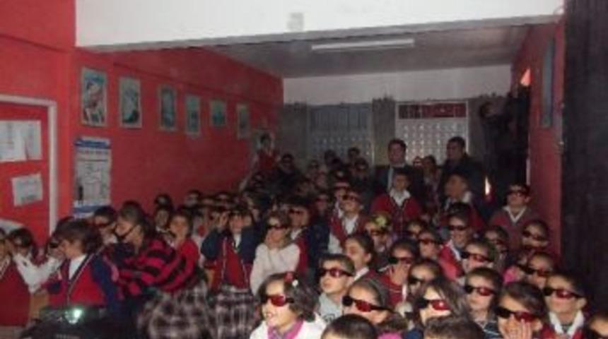 Okullarda 3d Animasyon Filmi G&ouml;sterildi