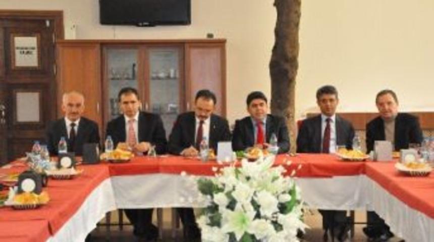 Uşak Ak Parti'den G&uuml;ndem Değerlendirmesi