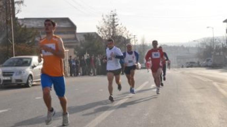 Atat&uuml;rk I&ccedil;in 10 Kilometre Koştular