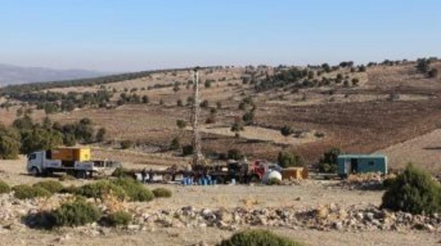 Su Sondaj &Ccedil;alışmalarını &lsquo;ka&ccedil;ak Kazı&rsquo; İhbarı Durdurdu