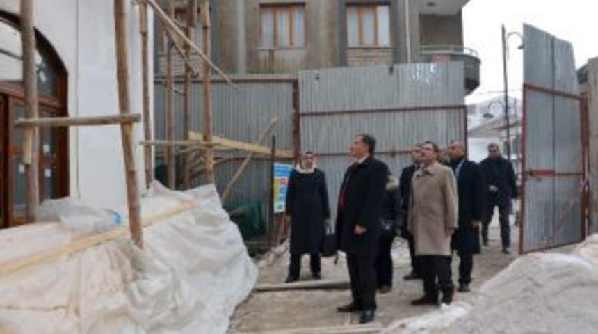 Tarihi Konak Restore Ediyor