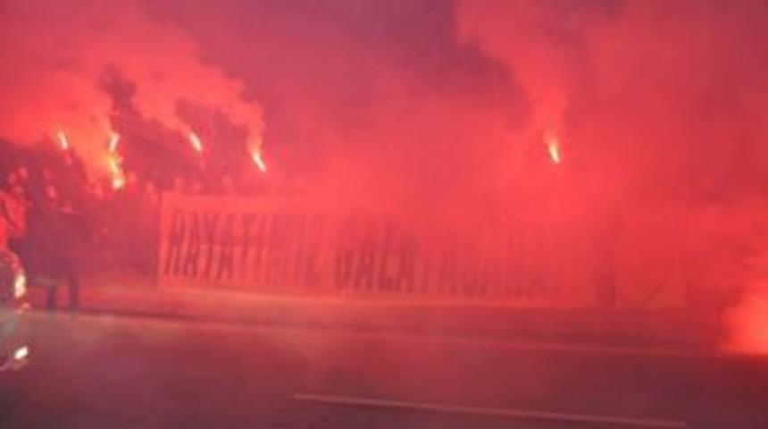 Galatasaray, Kayseri'de Coşkuyla Karşılandı