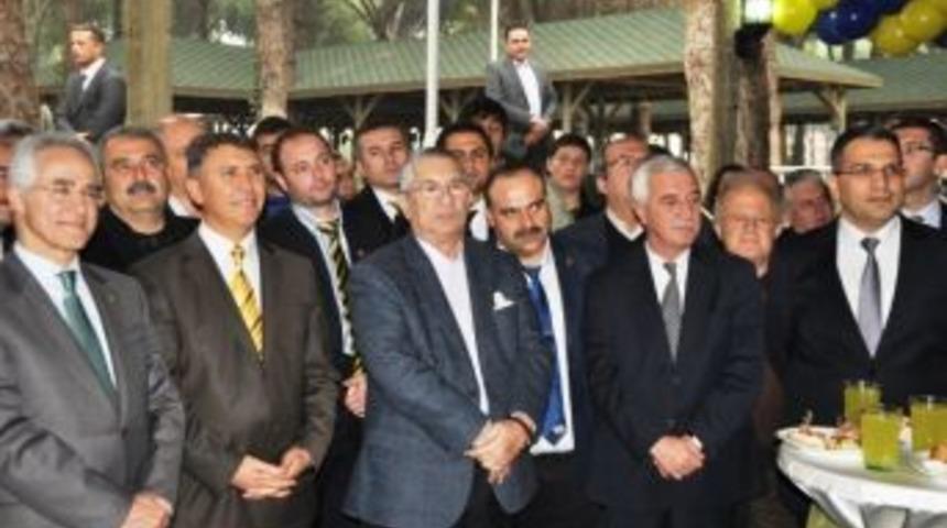 &Ouml;demiş Efe Başvekil Sara&ccedil;oğlu&rsquo;nu Andı