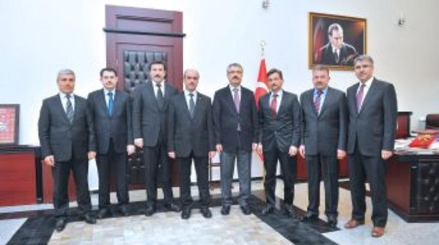 Kadirlili Işadamları Osmaniye Valisi Oduncu&rsquo;yu Ziyaret Etti