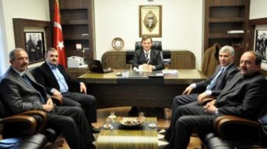 Şebinkarahisar Heyeti Kaymakam Per&ccedil;i&rsquo;yi Ziyaret Etti