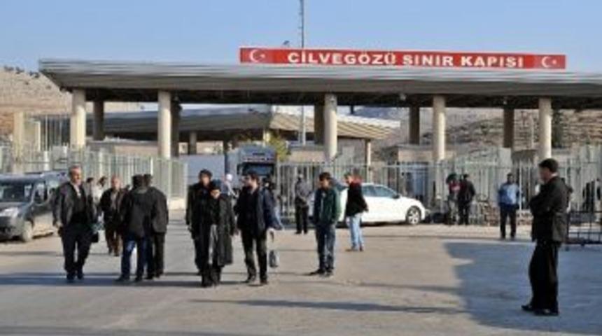 Suriye İ&ccedil;in Yola &Ccedil;ıkan Uluslararası Aktivistler Cilveg&ouml;z&uuml;'nde