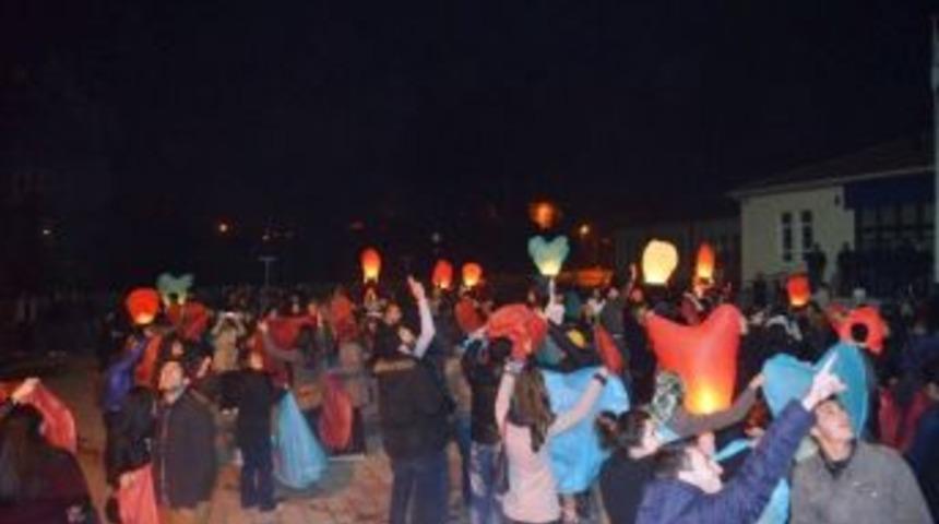 Hisarcık Myo &Ouml;ğrencilerinden G&ouml;ky&uuml;z&uuml;ne 200 Dilek Feneri