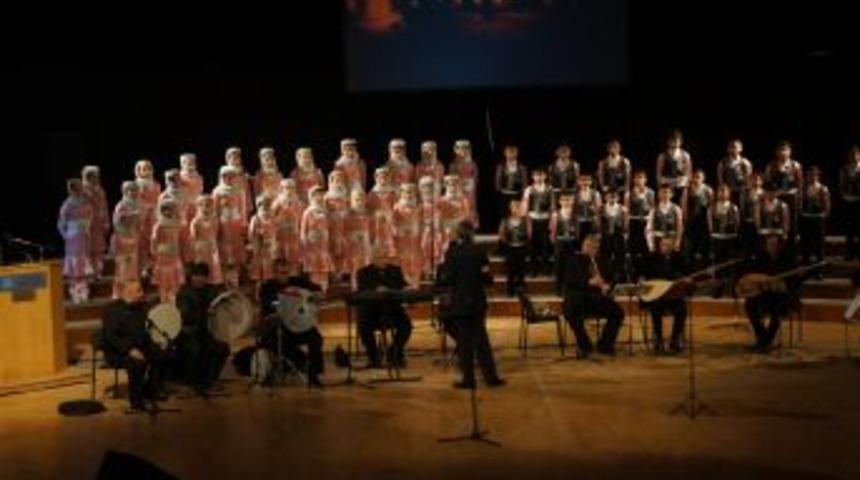 ERK&Uuml;SAD G&ouml;n&uuml;l Korosu Konser Verdi