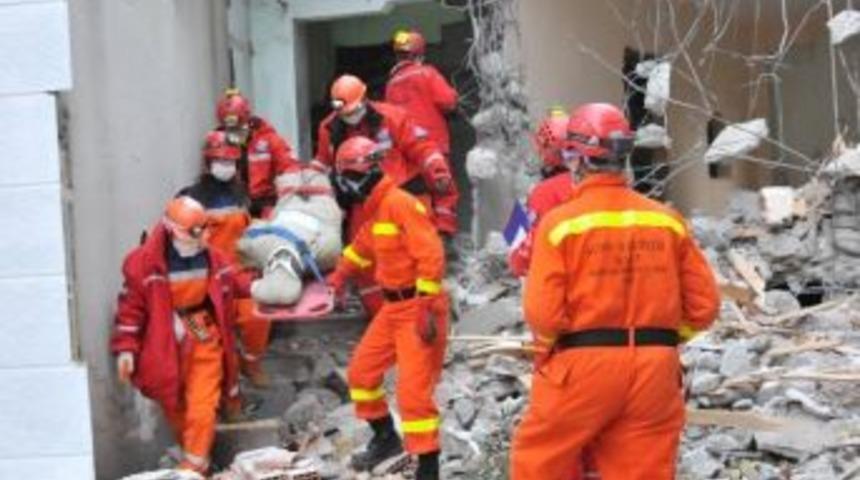 Tatbikat İ&ccedil;in 5 Katlı Binayı Yıktılar