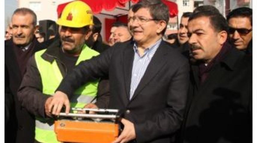 Dışişleri Bakanı Davutoğlu Van&rsquo;da