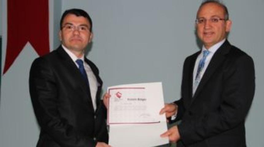 &Ccedil;ocuk Haklarının Korunması Eğitim Semineri'ne Katılanlara Sertifika Verildi