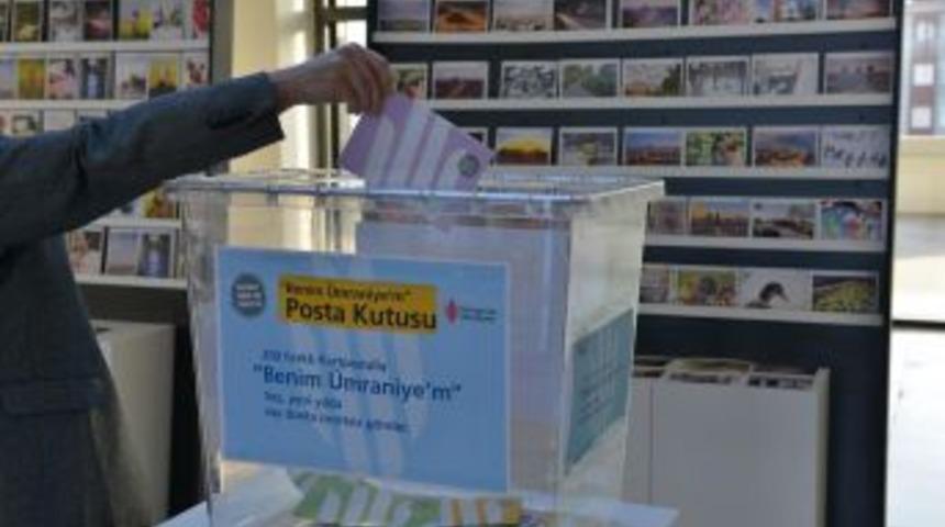 Unutulan Geleneği 7 Ayrı Noktada &Uuml;cretsiz Kartpostal Dağıtarak Yaşatıyor