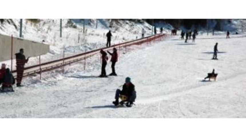 Yılbaşı Tatilcileri Paland&ouml;ken&rsquo;e Akın Etti